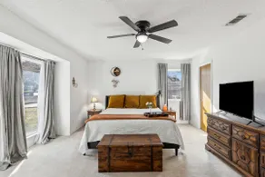 Cozy Pet-Friendly Unit, Pool, Fireplace for 8 - Image 5