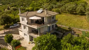 LaGoVillageHouse Family&Group Retreat near Meteora - Image 4