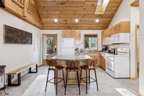 Eagle Crest Cottage on Lipsett Lake - Image 4