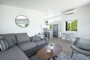 Modern Home in Historic Downtown Issaquah - Image 3