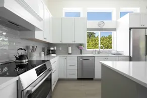 Modern Home in Historic Downtown Issaquah - Image 2