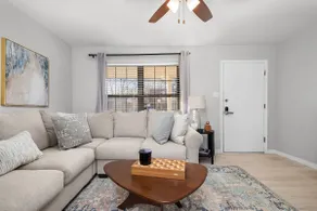 Great Location Fam Friendly Home w/Lrg Fenced Yard - Image 4