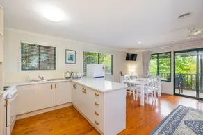 Lorikeet Luxury Cottage - Image 5