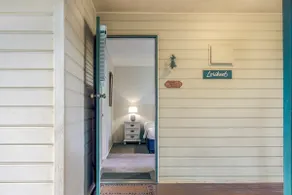 Lorikeet Luxury Cottage - Image 4