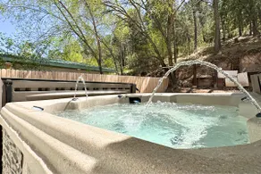 New Modern Deer Retreat 5-Bedroom Hot Tub & Grill! - Image 4