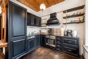 3BR+Sauna+BubbleBath+Balcony+Private Entrance+Yard - Image 5