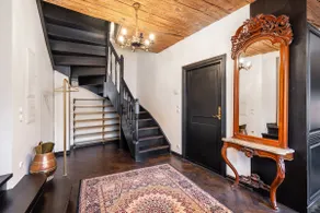 3BR+Sauna+BubbleBath+Balcony+Private Entrance+Yard - Image 4