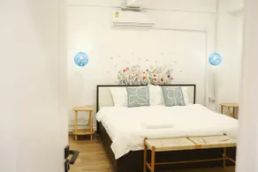 2BR Stylist Rare Find China Town+KING bed size - Image 5