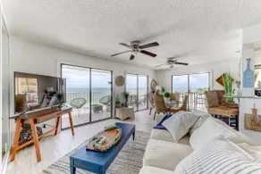 Oceanfront 3/2 with 180 degree view BOOK NOW! - Image 5