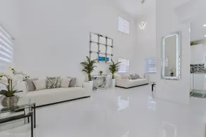Spectacular, spacious,completely modern, 4/3 home - Image 5
