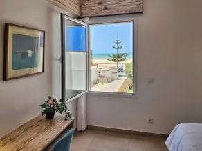 Luxury with sea view, pool, parking & security - Image 3