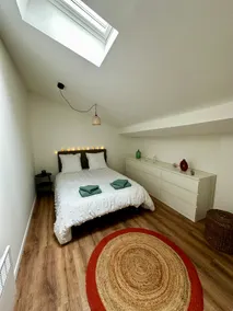 Air-conditioned duplex apartment downtown - Image 2