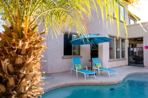 Paradise Resort pool, games, workspace, pooltable - Image 2