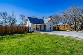 Cottage on the hill- with hot tub! - Image 2
