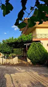 Villaggio traditional living - Image 4