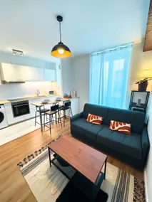 New stylish apartment just steps from the stadium - Image 3