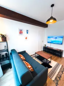 New stylish apartment just steps from the stadium - Image 4