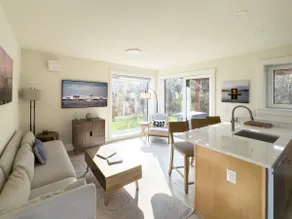 New home, amazing location - Image 4