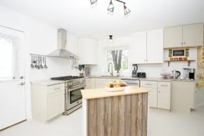 Riverfront Luxury | Fire Pit & Chef's Kitchen - Image 2