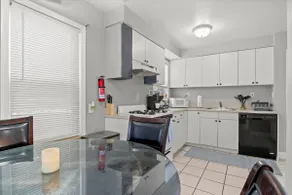 3 Bedroom Fenced Backyard Pets Welcome Sleeps 6 - Image 2