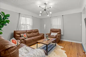 3 Bedroom Fenced Backyard Pets Welcome Sleeps 6 - Image 3