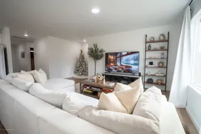 Top-Rated 3BR | Arcade-ManCave|Sauna+BrevilleCoffe - Image 5