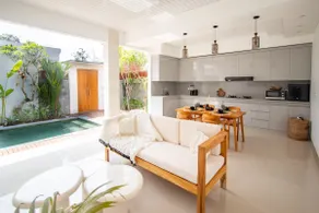 Cozy 2BR Paradise w Beach Nearby & Huge Pool+Patio - Image 2