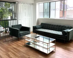 Riverfront | Pool | Parking - 2km Brisbane CBD - Image 2