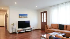 Central, spacious & detached house near the river. - Image 5