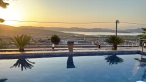 Full detached villa with pool overlooking Lake Meşelik - Image 4