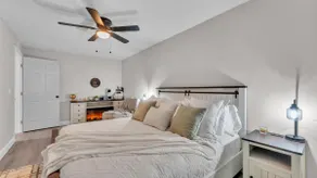 2 King Beds + Fireplace + Fenced Yard Retreat - Image 4