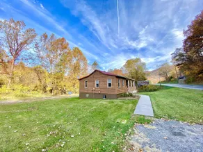 Seneca Creek Cottage - Image 2