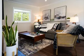 Shares Courtyard Luxury Apt A - Image 2