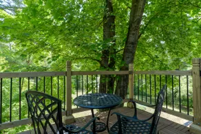 Lakeshore cabin with beach and dock - Image 5