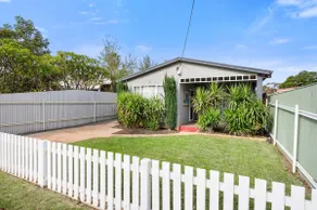 Pet friendly + Yard | BBQ + Dining | 2min Hospital - Image 3