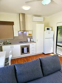 Blenny Park Guesthouse - Image 2