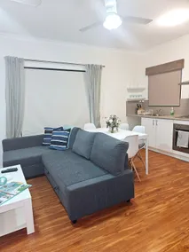 Blenny Park Guesthouse - Image 5