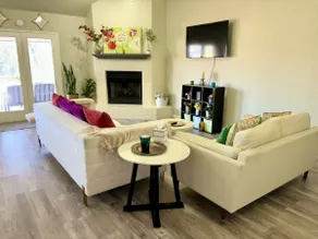 Lovely Central Edmond Home - Image 2