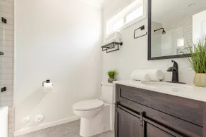 King Bed suite w/ exclusive 420 friendly patio - Image 4