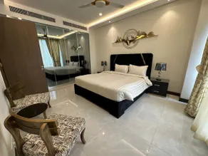 Luxury Apt407 Pool•Gym•Jacuzzi, Gulberg Lahore - Image 2