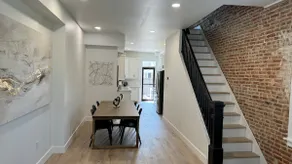 South Side Beauty 4br,2 bath. Central air, parking - Image 2