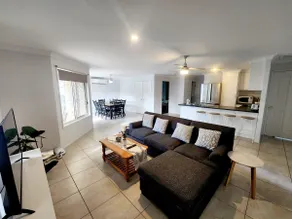 4 Bed Home with Early Check-in & Close to Hospital - Image 2