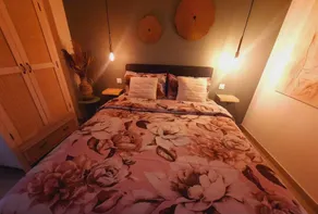Beautiful apartment with terrace and private parking - Image 4