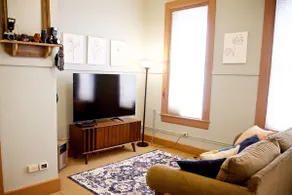 Updated Spacious Studio Apartment over Coffeeshop! - Image 4