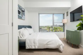 Central Serene Condo King Bed by MIT Harvard GYM - Image 2