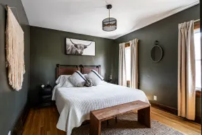 Charming Riverfront Home•Free Parking•4 King Beds - Image 4