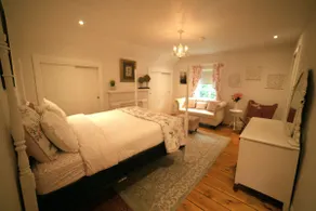 Farmhouse Lodge - Image 5