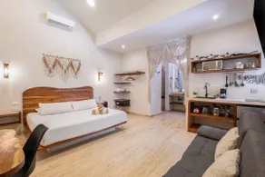 Fully-Equipped, Pool, Street Parking & Fast Wifi - Image 3
