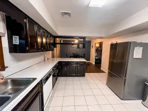 Spacious 3BR Retreat:4 Queen + King; 12 to stadium - Image 5