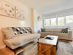 The Alpine Nest - 3 Beds - 4 Guests - Free Parking - Pool - Image 2